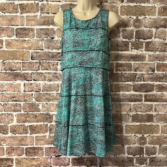 Perceptions New York Dress - Picture 4 of 4